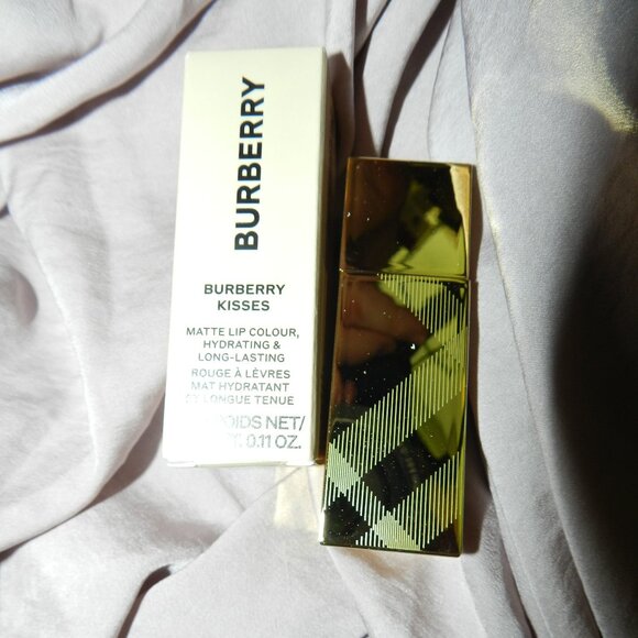 New 🌸Burberry Kisses # 39 Matte Dusty Pink Lipstick🌸3.3g/0.11oz📦⌚🏃🏻💨⚡🚚 - Picture 8 of 15